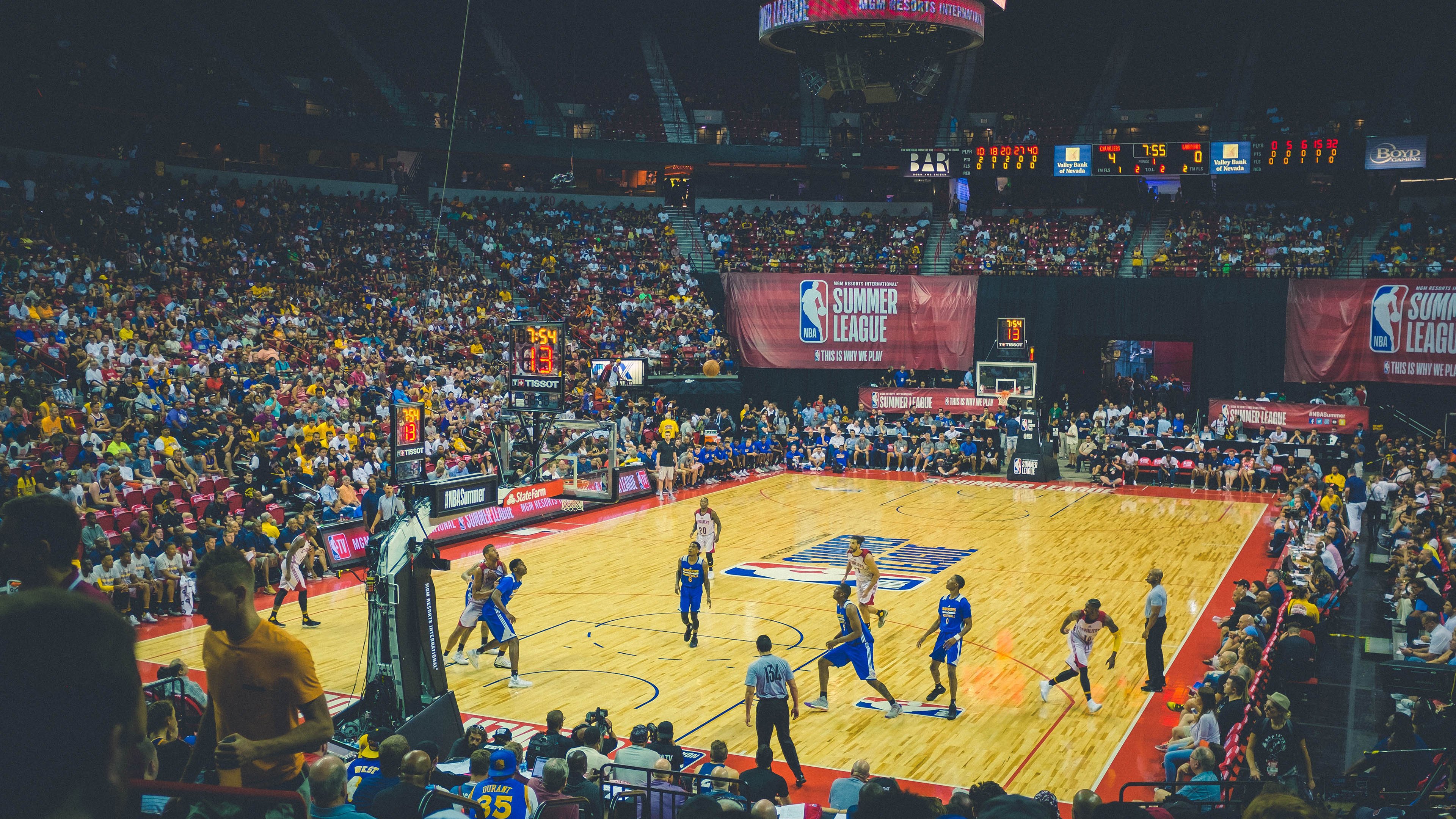 潮流与足球结合:球迷文化的新潮流,足球热潮